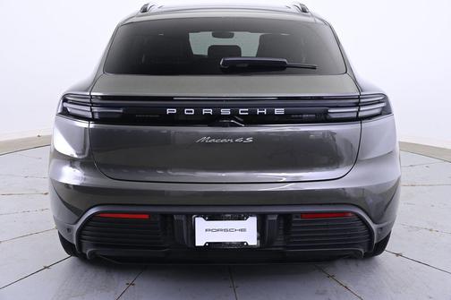 2025 Porsche Macan 4S
