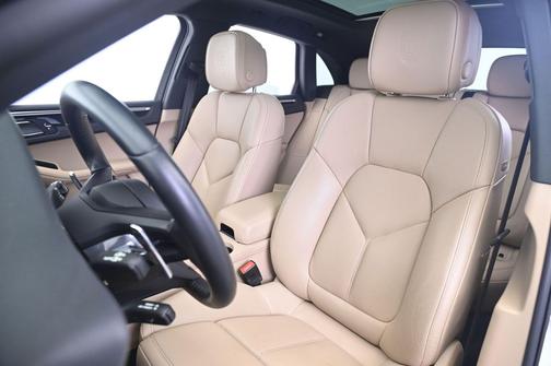 White 2024 Porsche Macan Macan