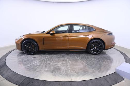 2025 Porsche Panamera 4