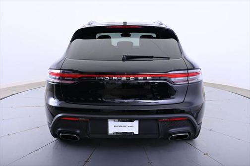 2022 Porsche Macan Base