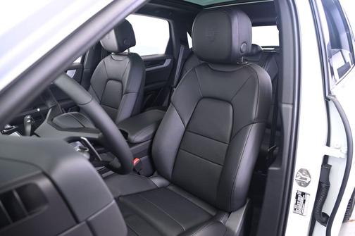2025 Porsche Cayenne Cayenne