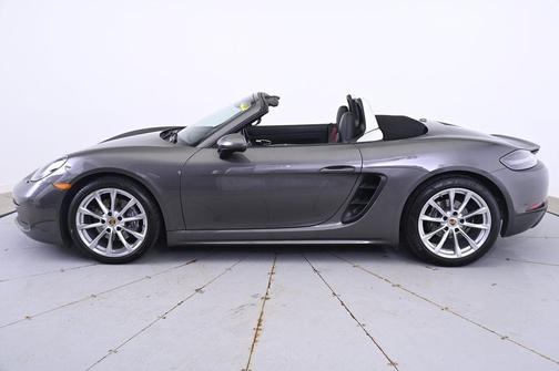 2021 Porsche 718 Boxster