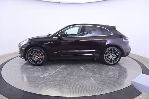 Copper Ruby Metallic 2023 Porsche Macan Macan