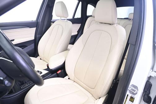 Mineral White Metallic 2017 BMW X1 xDrive 28i