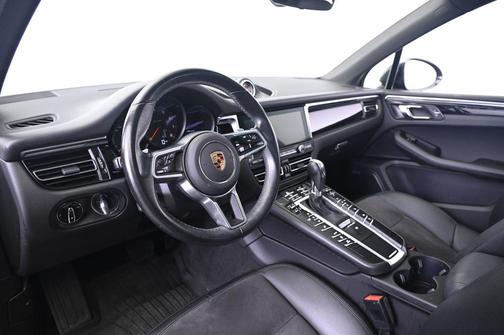 2021 Porsche Macan Base (PDK)
