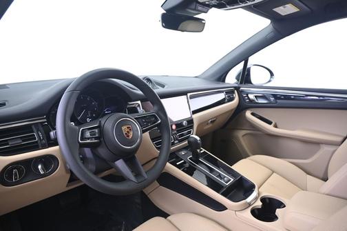 Volcano Grey Metallic 2026 Porsche Macan Macan