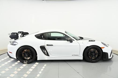 2023 Porsche 718 Cayman GT4 RS