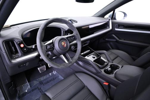 2024 Porsche Cayenne S