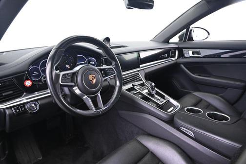 2018 Porsche Panamera 4