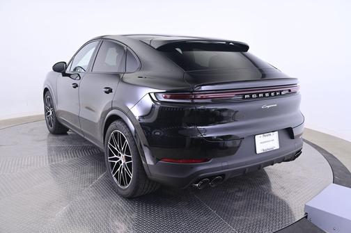 Chromite Black Metallic 2026 Porsche Cayenne Cayenne