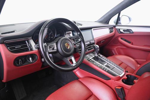 2021 Porsche Macan Turbo