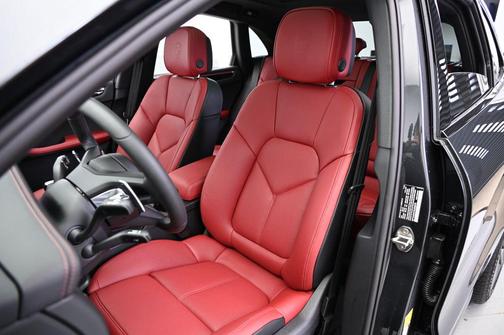 2025 Porsche Macan T