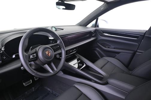 2026 Porsche Macan 4