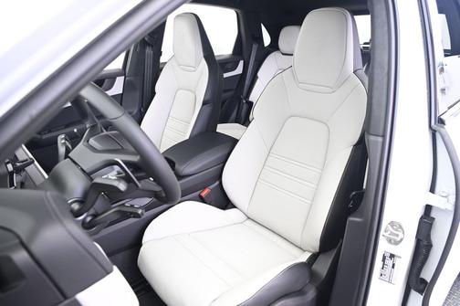 2026 Porsche Cayenne GTS