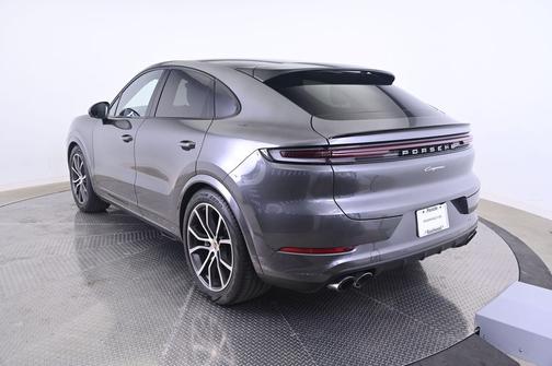 Gray Metallic 2024 Porsche Cayenne Cayenne