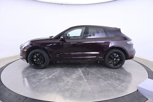 Copper Ruby Metallic 2024 Porsche Macan Macan GTS