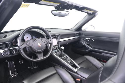 Rhodium Silver Metallic 2014 Porsche 911 911 Carrera S