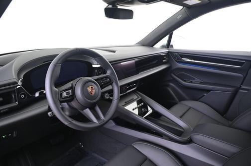 2025 Porsche Macan 4