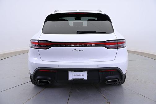 2025 Porsche Macan 