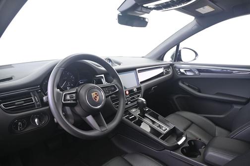 Volcano Grey Metallic 2025 Porsche Macan Macan
