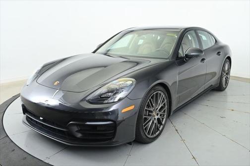 2022 Porsche Panamera 4 Platinum Edition