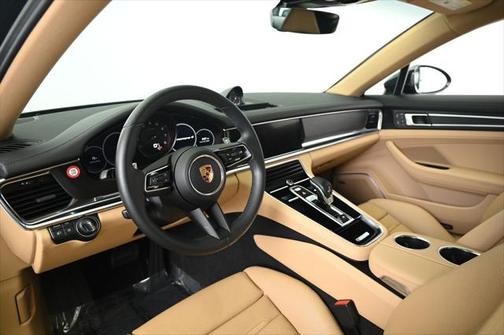2022 Porsche Panamera 4 Platinum Edition
