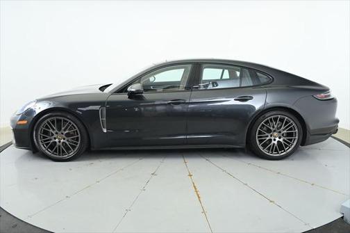 2022 Porsche Panamera 4 Platinum Edition