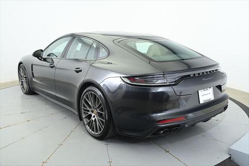 2022 Porsche Panamera 4 Platinum Edition