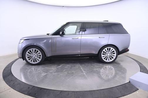 Eiger Grey Metallic 2024 Land Rover Range Rover P530 SE