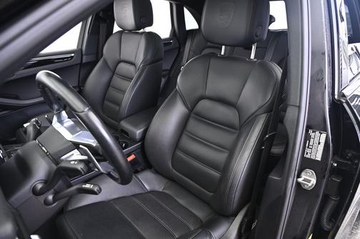 2020 Porsche Macan S