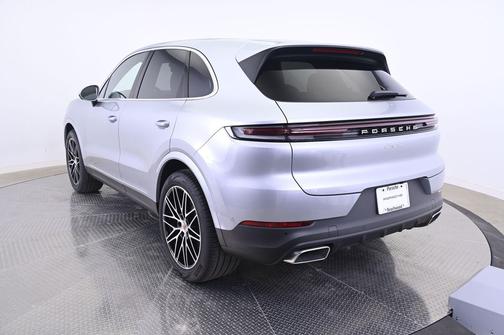 Dolomite Silver Metallic 2026 Porsche Cayenne Cayenne