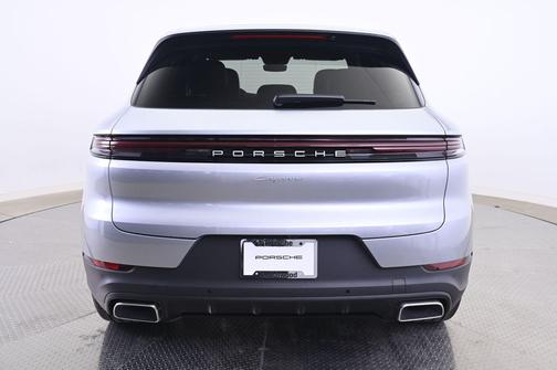 Dolomite Silver Metallic 2026 Porsche Cayenne Cayenne