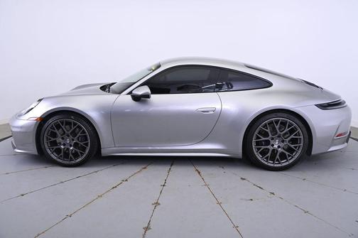 2025 Porsche 911 Carrera