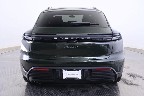 2025 Porsche Macan 4
