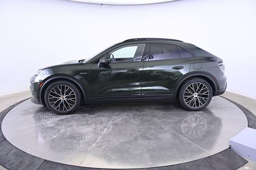 2025 Porsche Macan 4