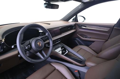 2025 Porsche Macan 4