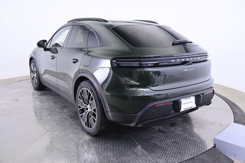 2025 Porsche Macan 4
