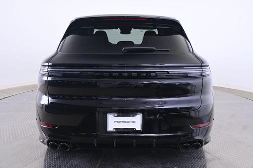 Chromite Black Metallic 2026 Porsche Cayenne GTS