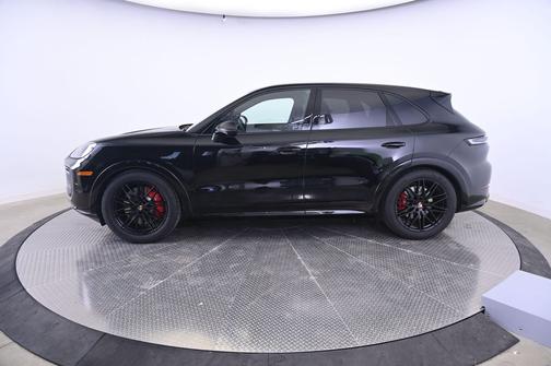 Chromite Black Metallic 2026 Porsche Cayenne GTS