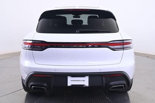 Carrara White Metallic 2026 Porsche Macan Macan