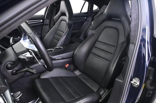 2020 Porsche Panamera GTS
