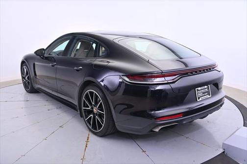 2023 Porsche Panamera E-Hybrid 4