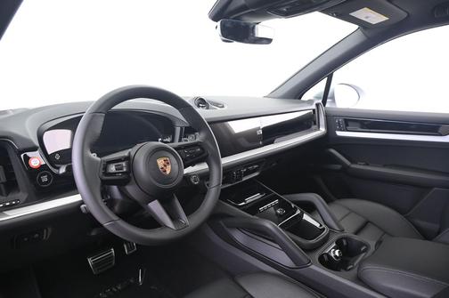 Dolomite Silver Metallic 2026 Porsche Cayenne Cayenne S E-Hybrid