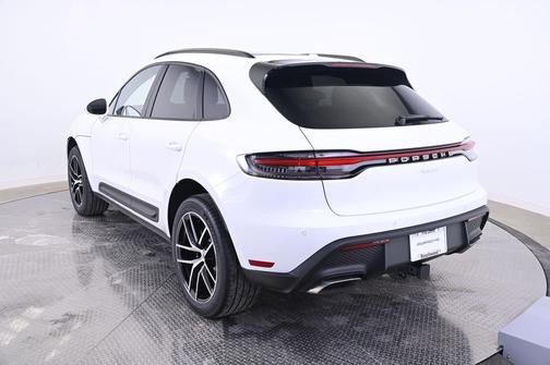 2026 Porsche Macan 