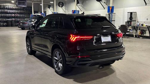 2025 Audi Q3 Premium 45 TFSI S line quattro Tiptronic