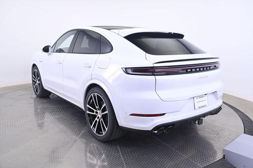 Carrara White Metallic 2026 Porsche Cayenne Cayenne E-Hybrid