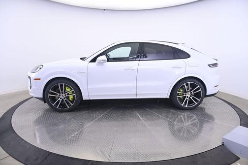 Carrara White Metallic 2026 Porsche Cayenne Cayenne E-Hybrid