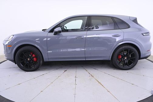 2025 Porsche Cayenne S