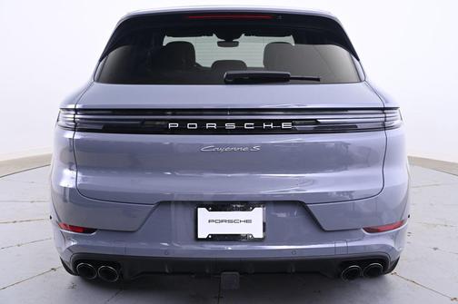 2025 Porsche Cayenne S