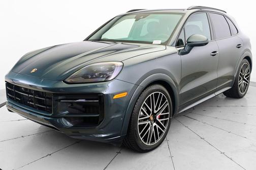 2025 Porsche Cayenne GTS